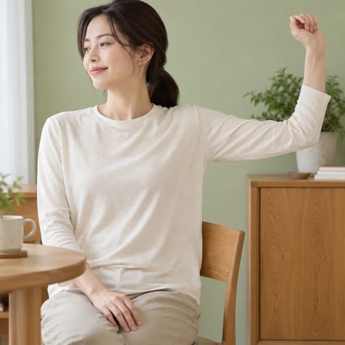 앉아서 한쪽 팔을 가볍게 들어 올린 성인 장면을 표현한 AI 생성 예시 · 어깨 움직임의 범위 기록 안내